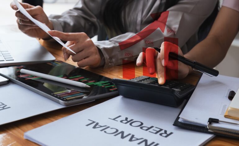 Dividend Investing vs. Index Funds – Which Builds Wealth Faster?